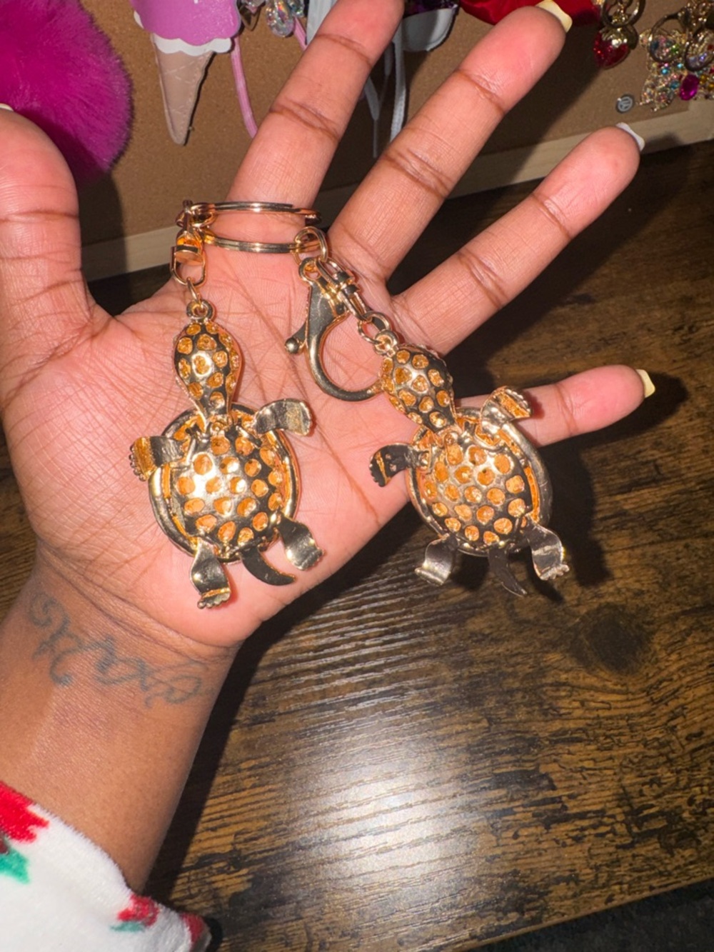 Rhinestone Turtle Keychain Pick 1 - Picture 3 of 4